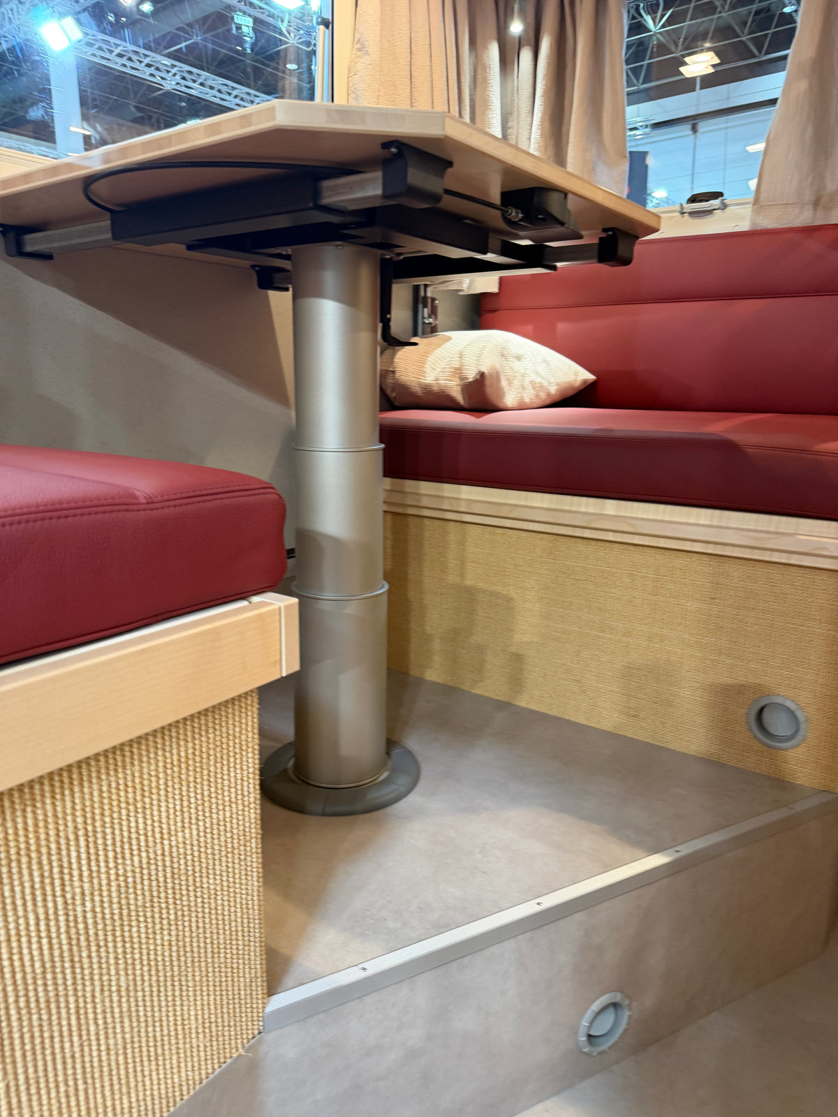 Pied de table télescopique (37-74cm) - Pour camping-car et van aménagé