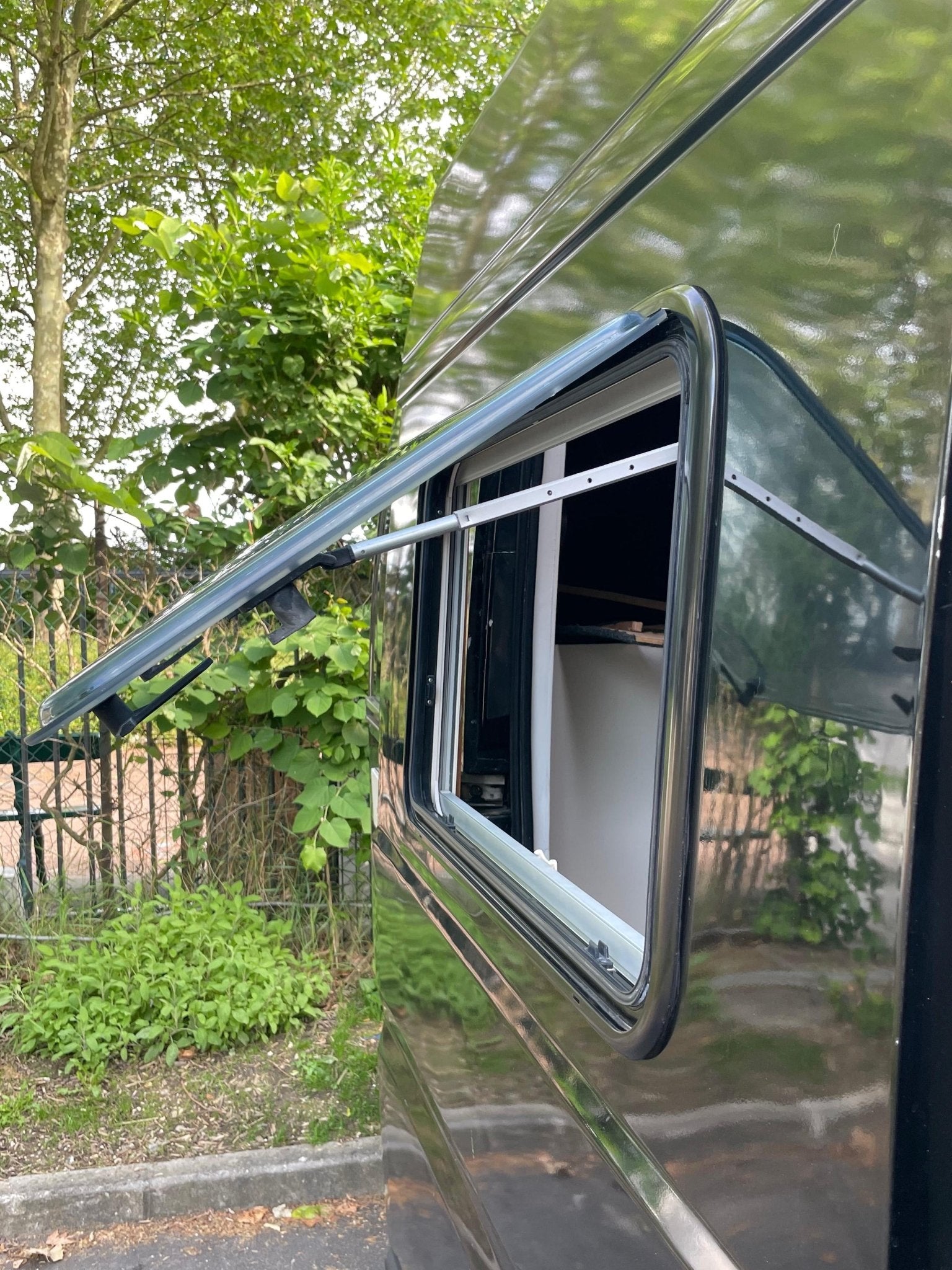 Baie projetable LIGHT - avec store et moustiquaire - Vanlife - Store