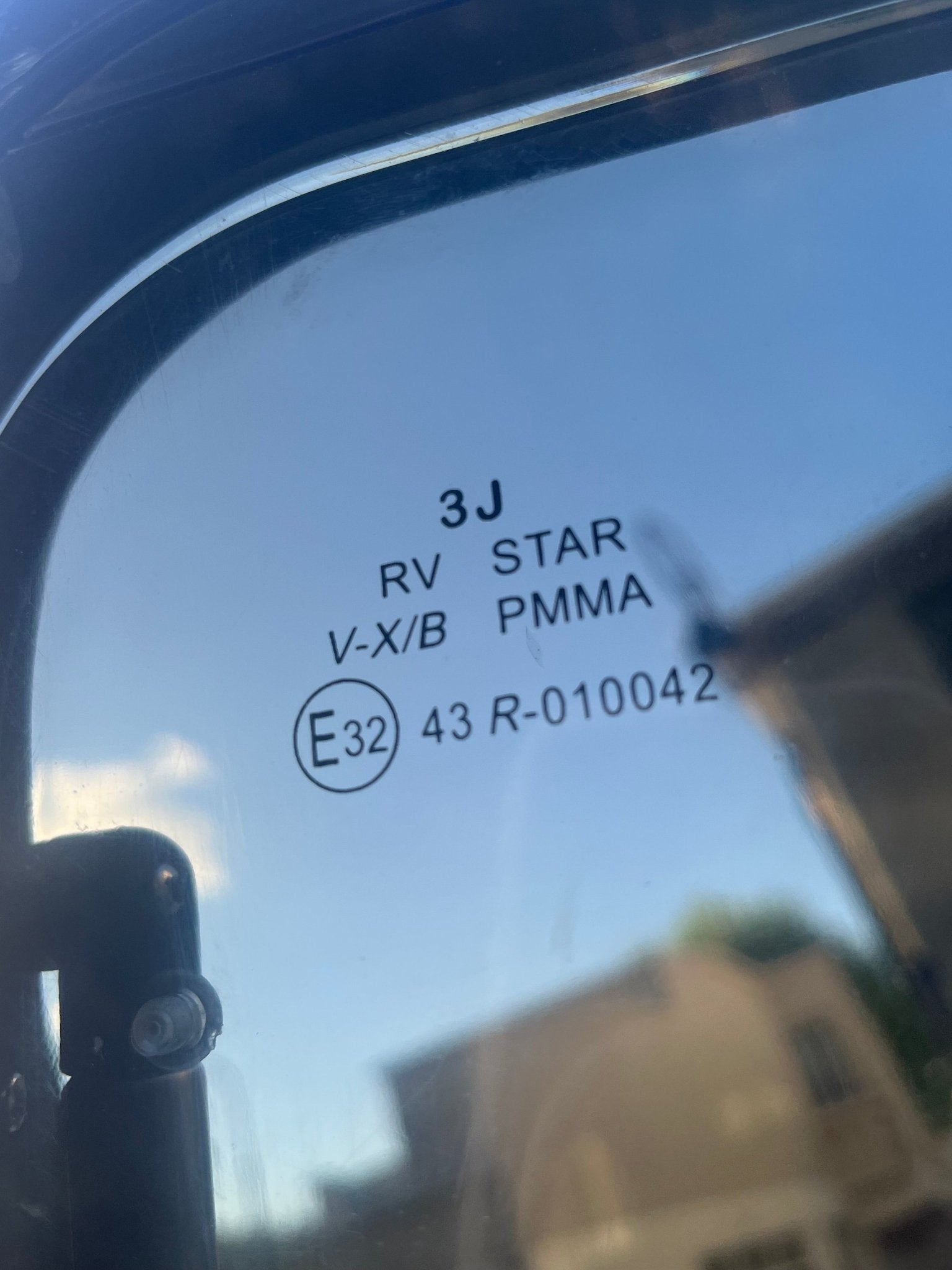 Baie projetable SHADE (Dimensions pour porte arrière fourgons L2H2 - L4H3) - Vanlife - Store