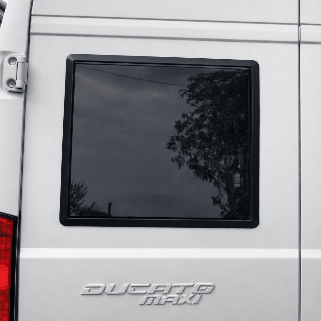 Baie projetable SQUARE (Dimensions pour porte arrière fourgons L2H2 - > L4H3) - Vanlife - Store