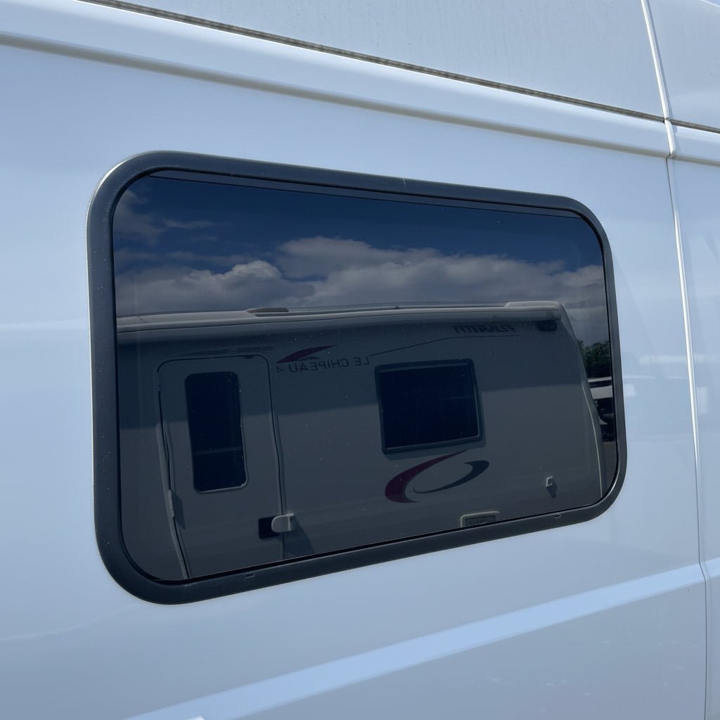 Fenêtre SHADE 280 x 380 - fenêtre pour van aménagé et camping-car - Vanlife-Store