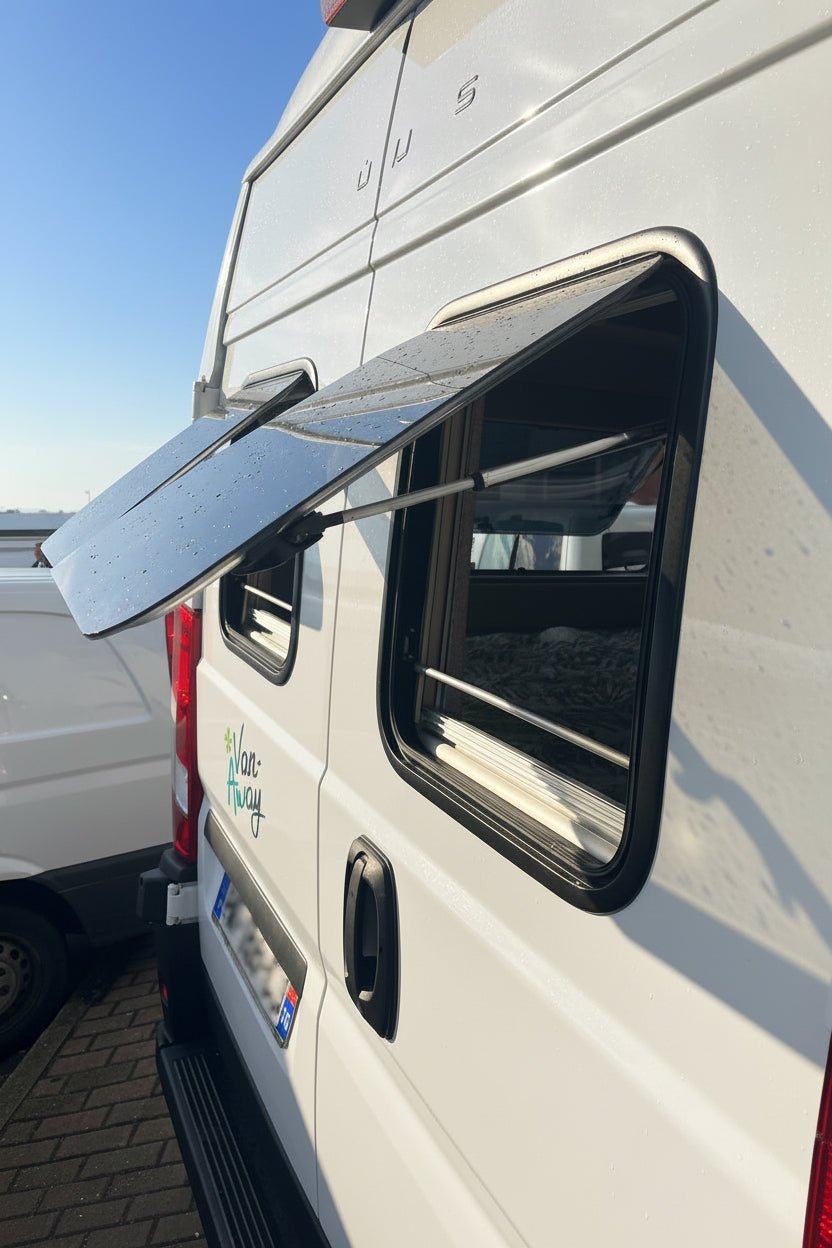 Fenêtre SHADE 500 x 300 - avec store et moustiquaire - Vanlife-Store