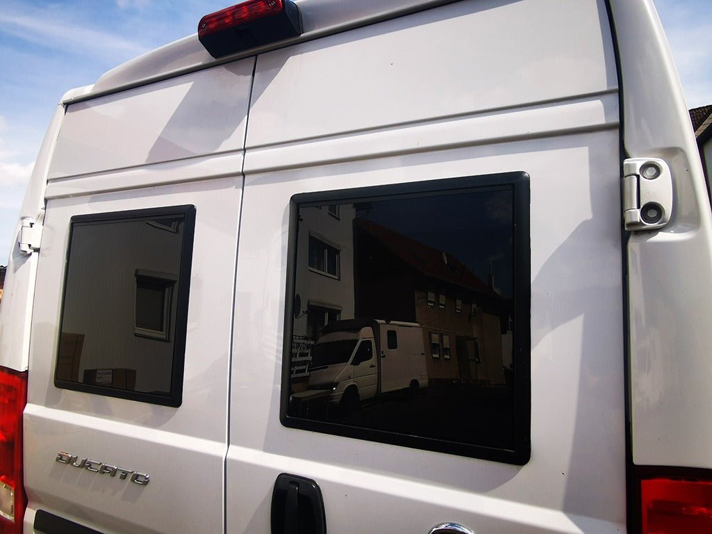Fenêtre SQUARE 280 x 380 - avec store et moustiquaire - Vanlife-Store