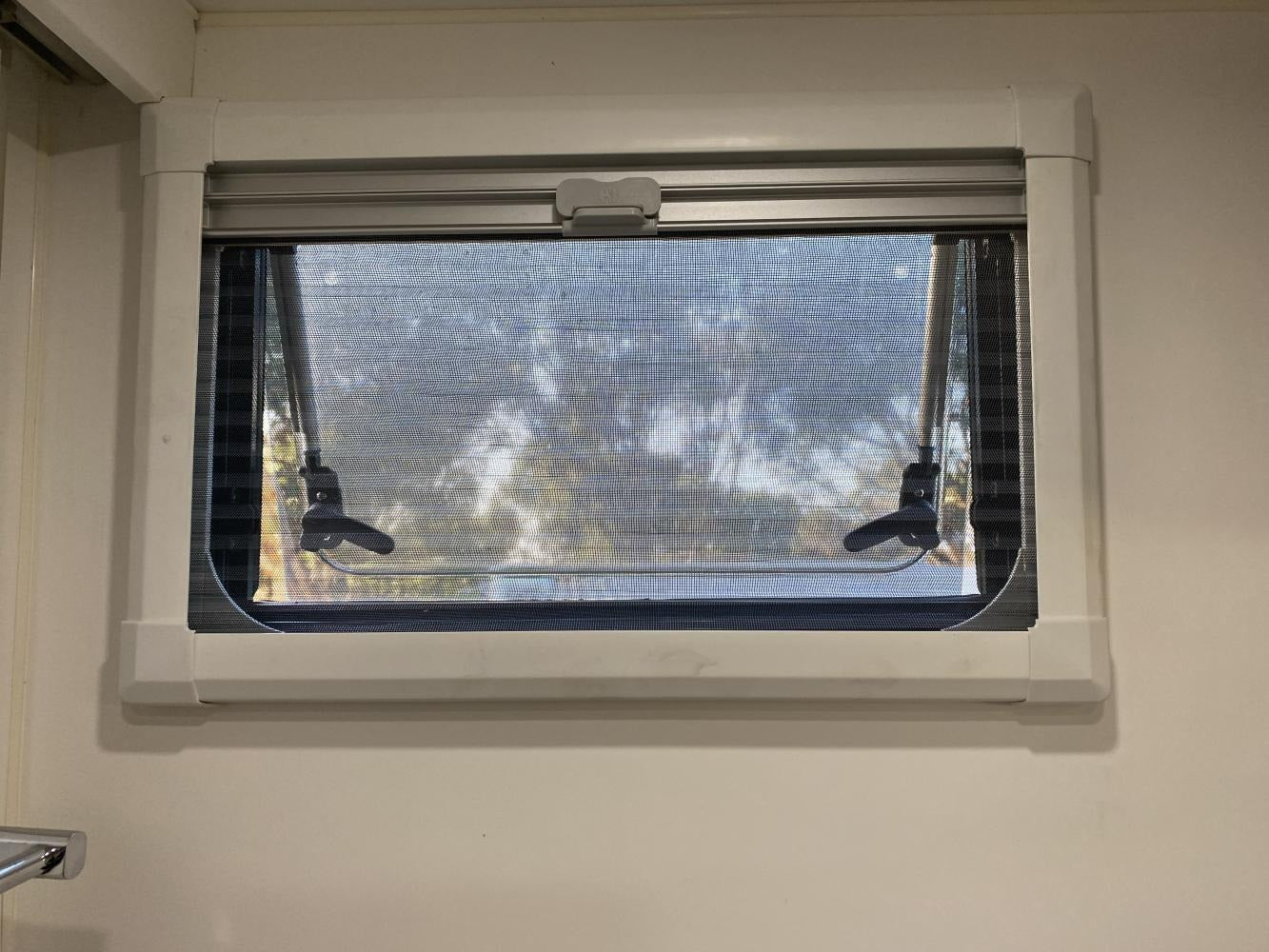 Ventana abatible SQUARE LIGHT - para autocaravana y furgoneta